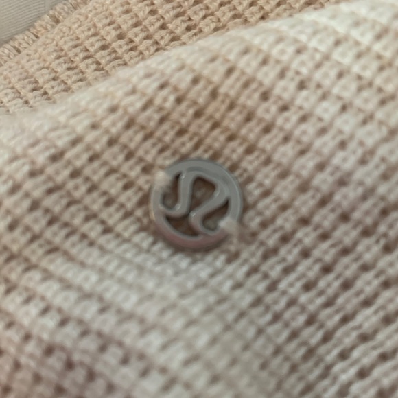 Lululemon Forward Flow Cape - Picture 7 of 7